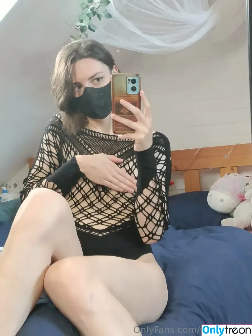 yona.mlem nude photo #0211 (ypol.eban.7)