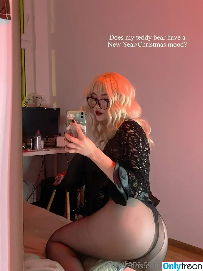 Yona nude photo #0029 (byebblue / byebblue1 / yonalalala)