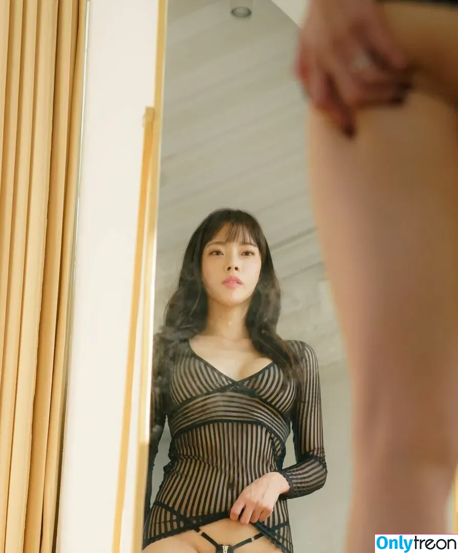 Yoo Ji Hyun nude photo #0009 (Hae Ryeon / Seyeon / haku925_ / ji_hyun)