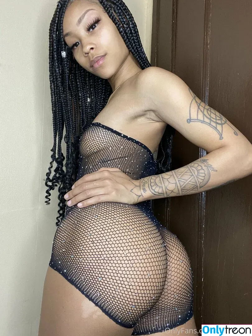 YooItsChill nude photo #0112 (YooItsChill2 / yooits4everchill)