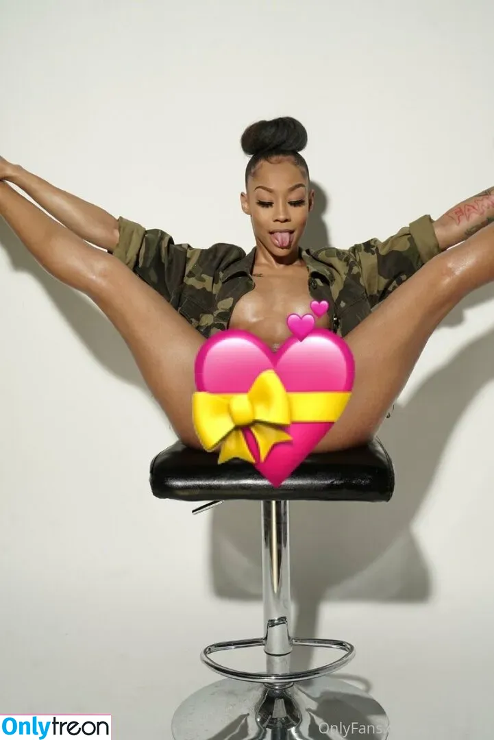 YooItsChill nude photo #0114 (YooItsChill2 / yooits4everchill)