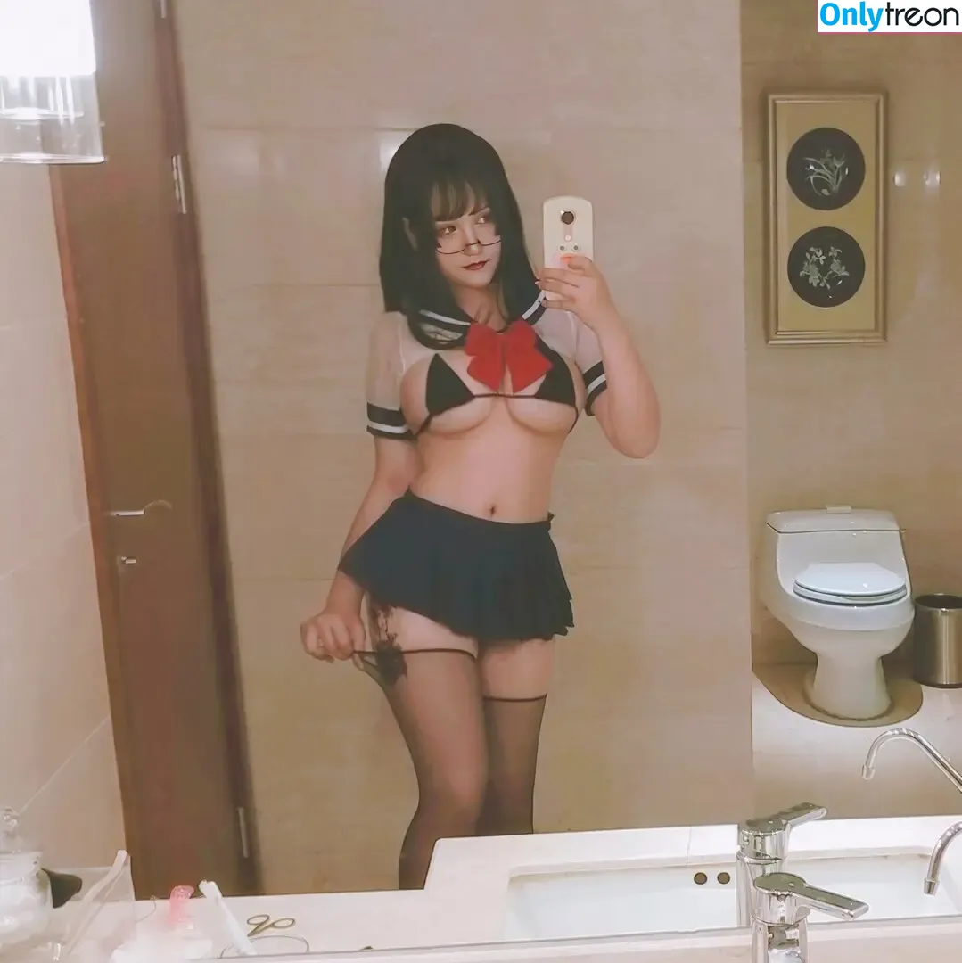 Yorkie nude photo #0400 (Yorkie_w / yorkie_www / youryorkie)