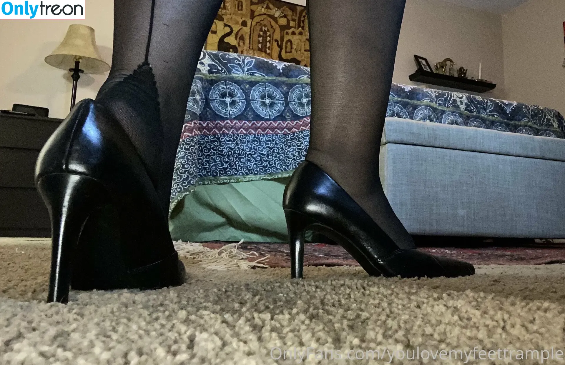 youlovemyfeettrample голая photo #0023 (youlovemyfeettrample)