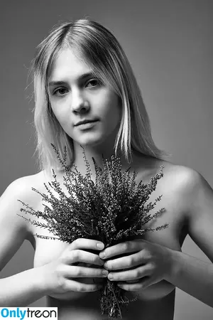 young_and_b / hochuhratysya / young_and_b1 nude photo #0020