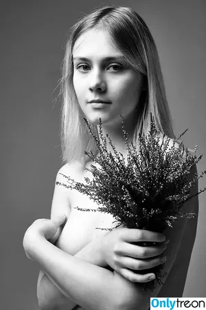 young_and_b / hochuhratysya / young_and_b1 nude photo #0021