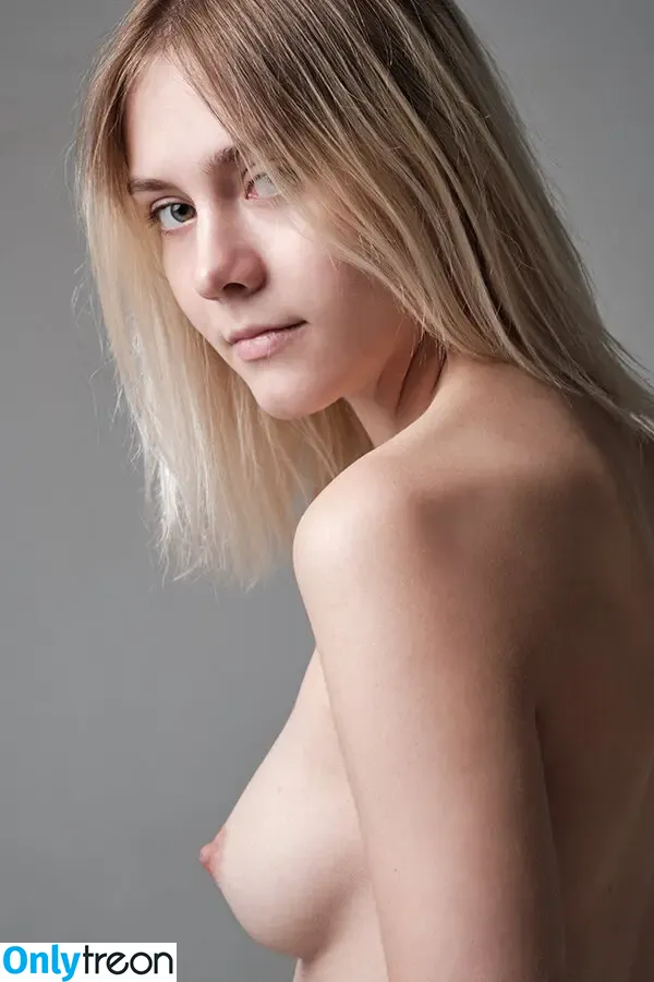 young_and_b nude photo #0026 (hochuhratysya / young_and_b1)
