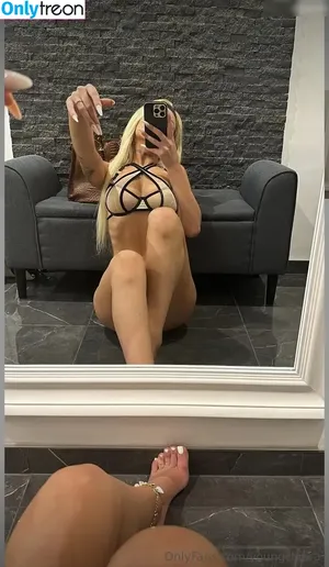  nude photo #0001