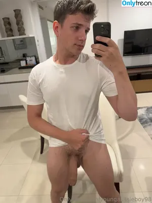 youngaussieboy98 / connorpeters_98 nude photo #0029