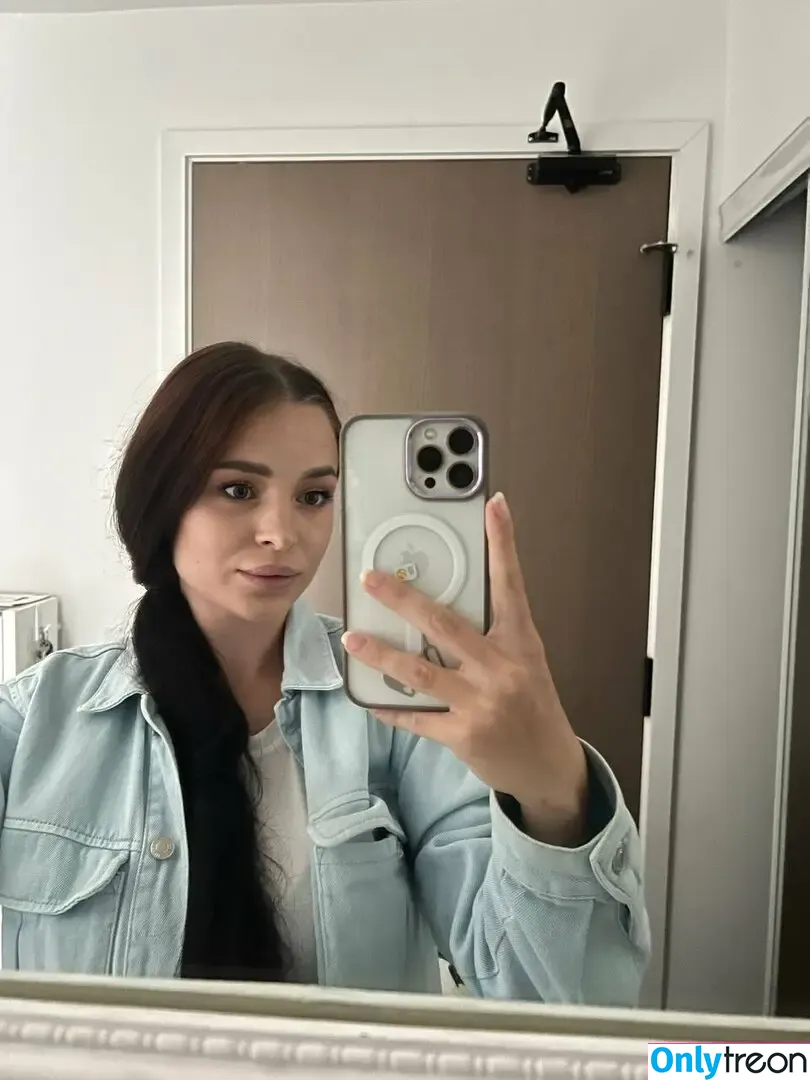 your_milamoore голая photo #0691 (your_milamoore)