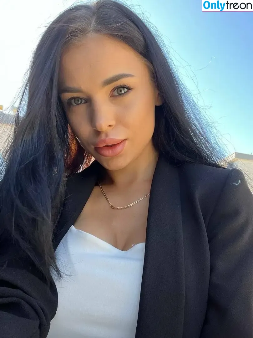 your_milamoore голая photo #0707 (your_milamoore)