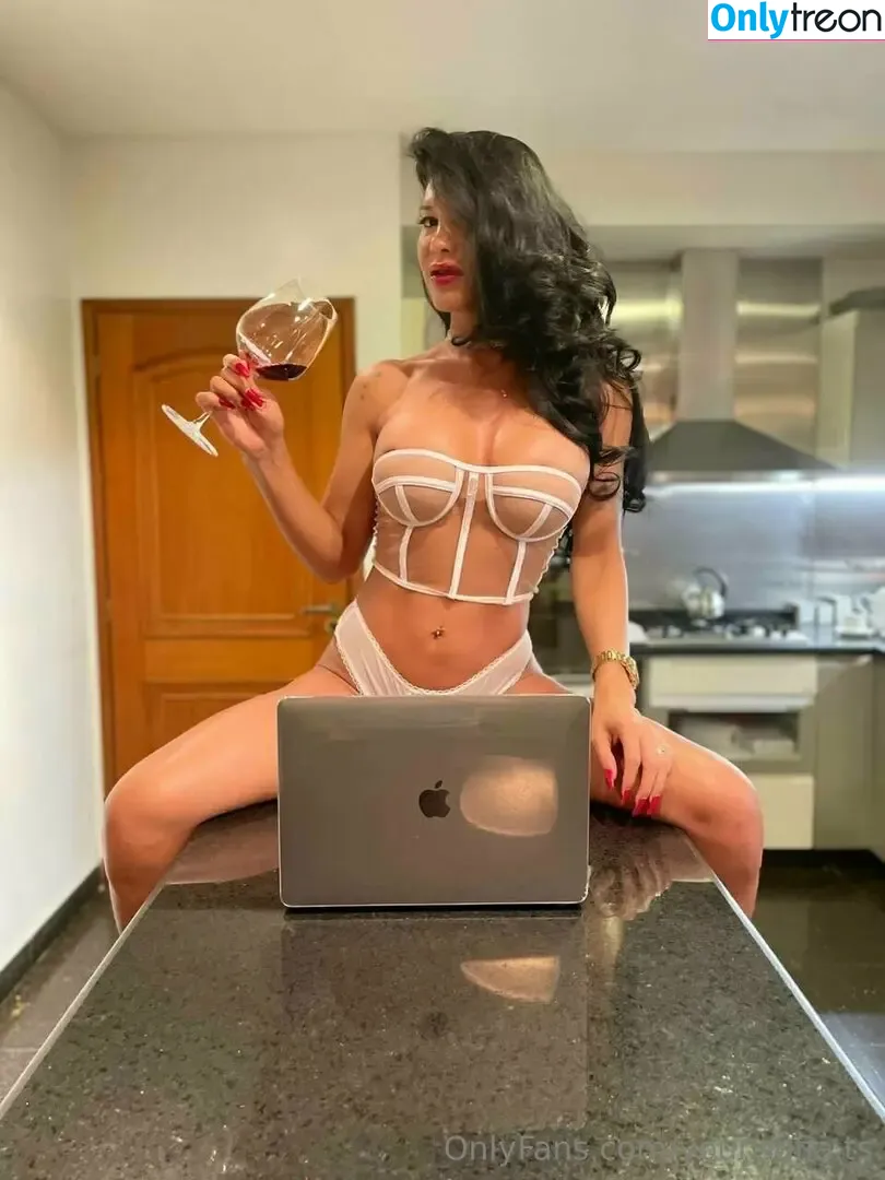 your.sofia.ts nude photo #0010 (y0urs0fia)
