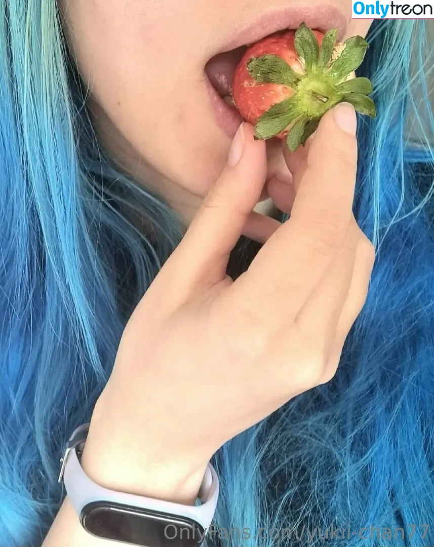 yourbluehairedwaifu nude photo #0022 (Yukki_chan77 / iam.dilraaz.x07)