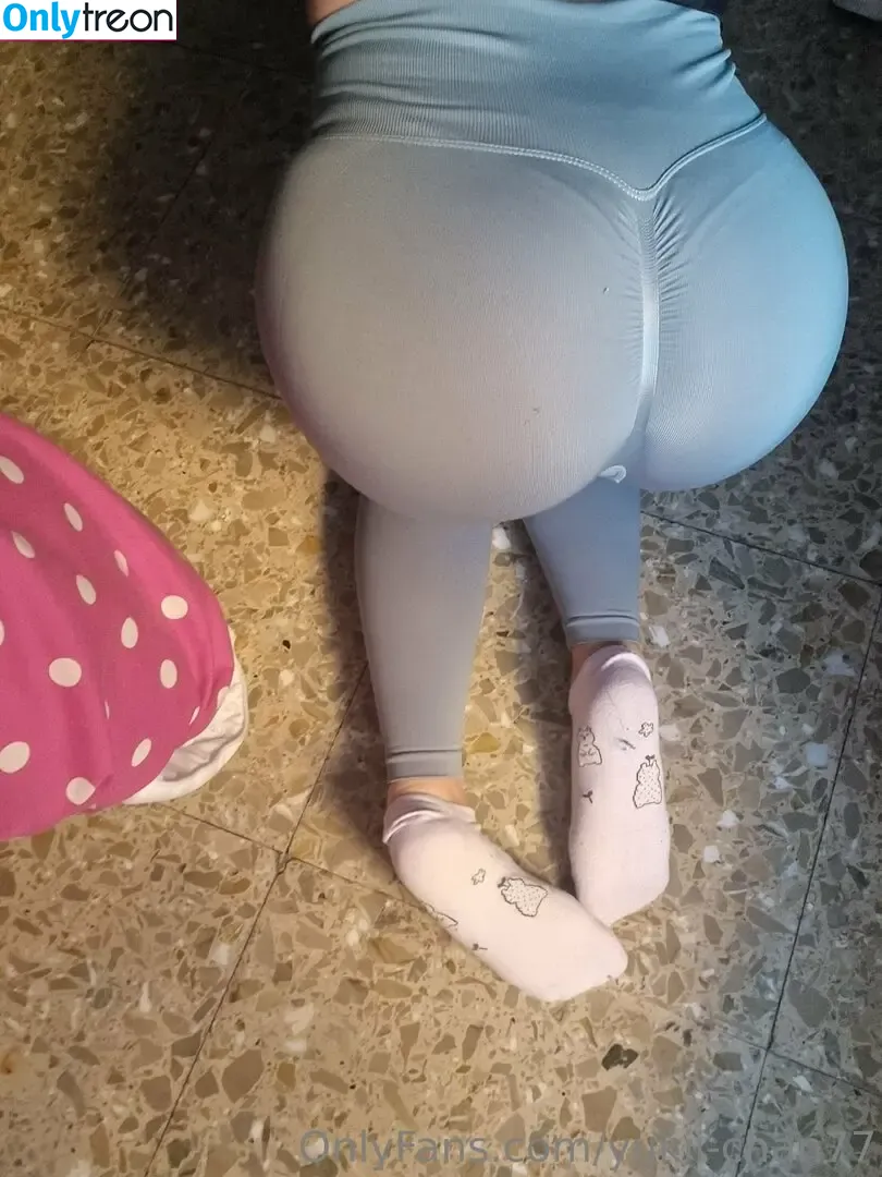 yourbluehairedwaifu nude photo #0039 (Yukki_chan77 / iam.dilraaz.x07)