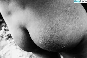 Yourbrowniee nude photo #0011