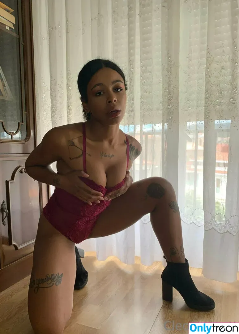 yourcleopathra nude photo #0122 (babecleoo / realkleopathraa)