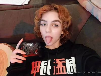 YourCoraRossi / Cora Rossi / cora18559ros / corarossilove фото голая #0063