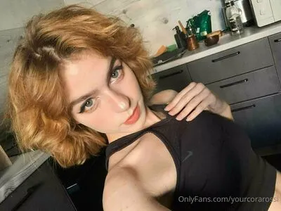 YourCoraRossi / Cora Rossi / cora18559ros / corarossilove фото голая #0130