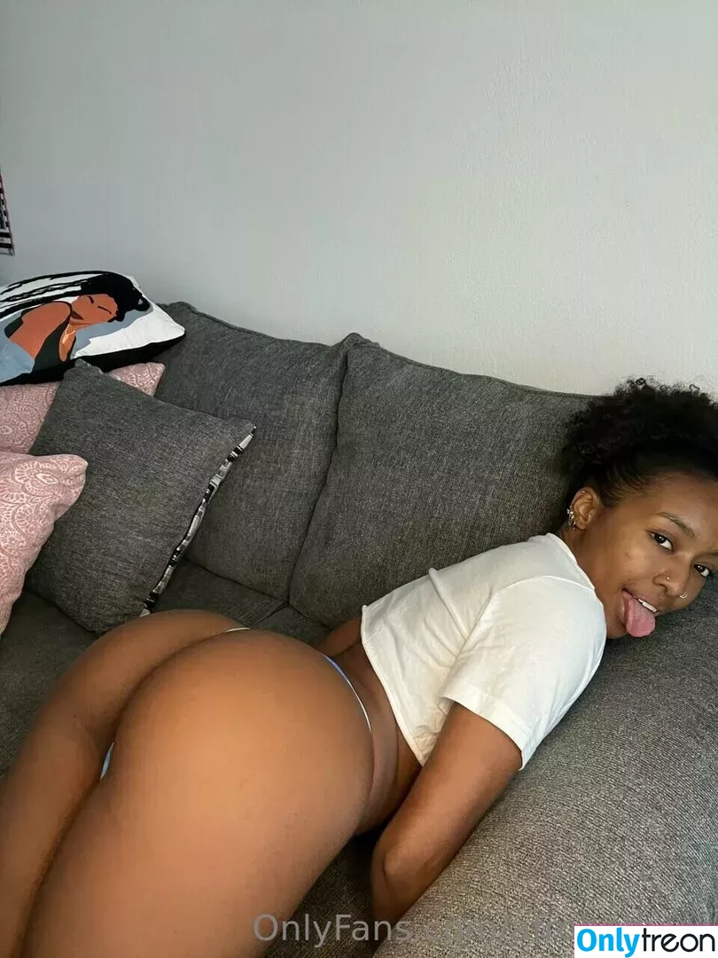 yourfavbubblebuttt nude photo #0060 (afrobabyyy / yourfavebee)