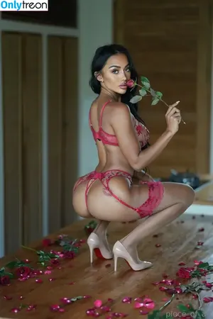  nude photo #0005