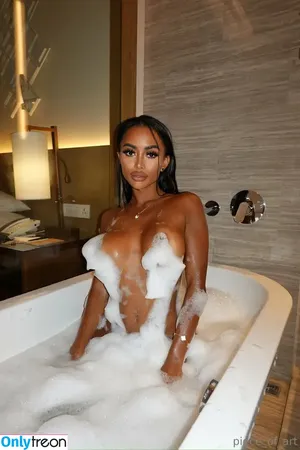  nude photo #0009