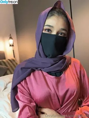 yourgfaliyah / yofavvniyaa nude photo #0003