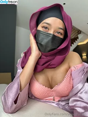 yourgfaliyah / yofavvniyaa nude photo #0007