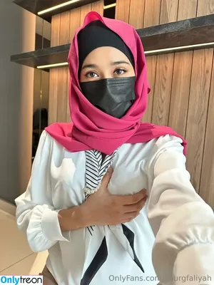 yourgfaliyah / yofavvniyaa nude photo #0008