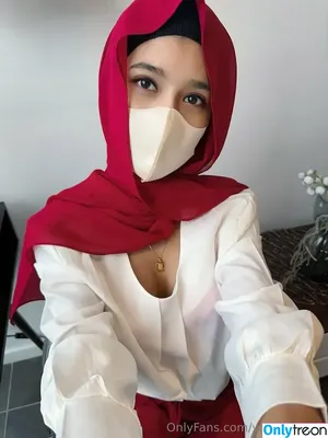 yourgfaliyah / yofavvniyaa nude photo #0016