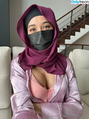 yourgfaliyah / yofavvniyaa nude photo #0026