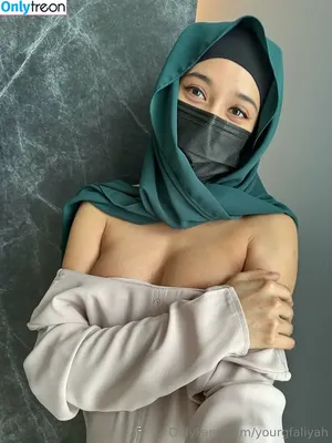 yourgfaliyah / yofavvniyaa nude photo #0046