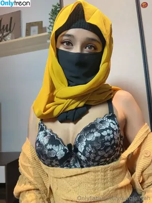 yourgfaliyah / yofavvniyaa nude photo #0047