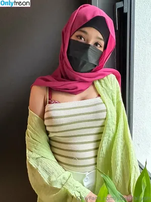 yourgfaliyah / yofavvniyaa nude photo #0060