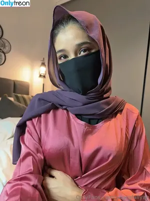 yourgfaliyah / yofavvniyaa nude photo #0075