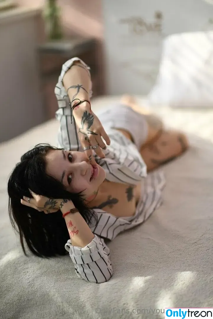 youronlyevelyn nude photo #0184 (youronlyevelyn)