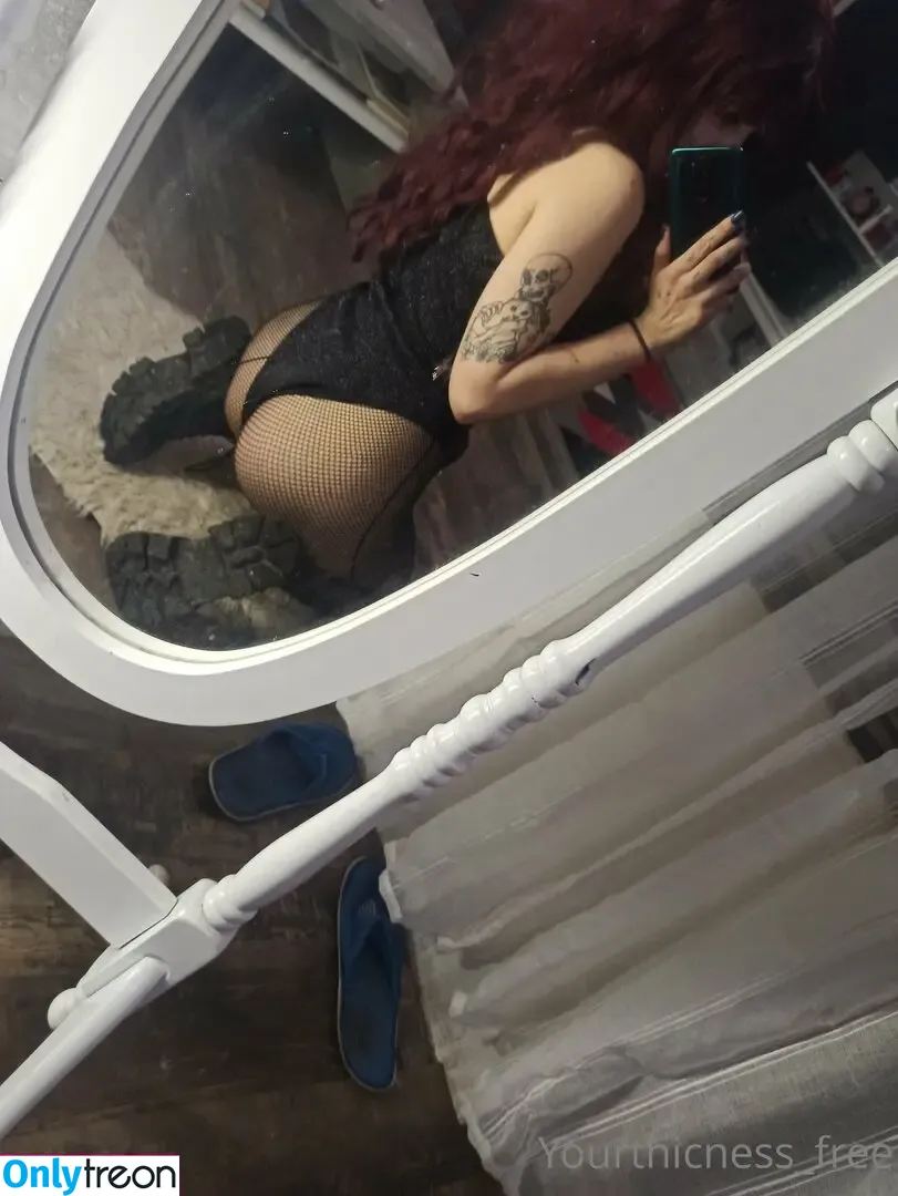 yourthicness_free голая photo #0003 (Your_thighnes)