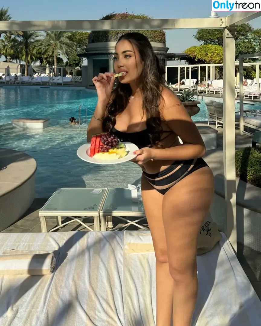Yousra Elgattari голая photo #0011 (yousra__elgattari / youssra_rabatia)