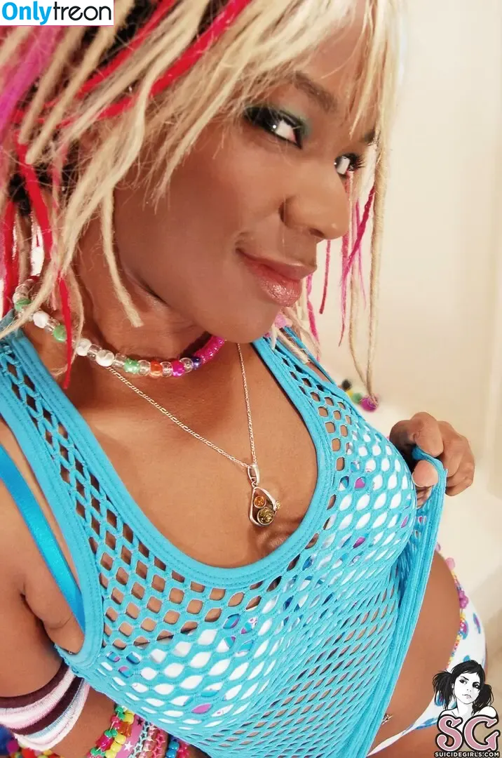 Yoyo nude photo #0003 (soyoyo / yoyofearless)