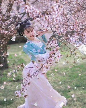 Yuan Herong / yuanherong.1229 фото голая #0348