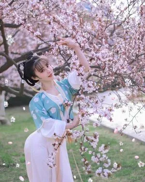Yuan Herong / yuanherong.1229 фото голая #0350