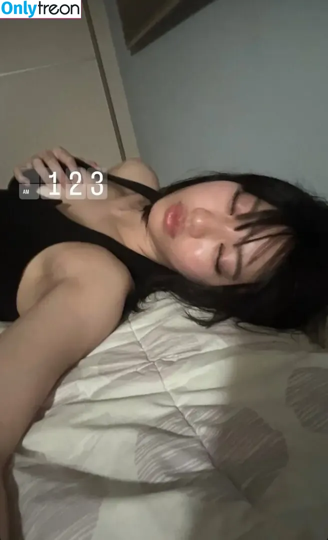 Yujin nude photo #0292 (babyyujin / yujin.ah)
