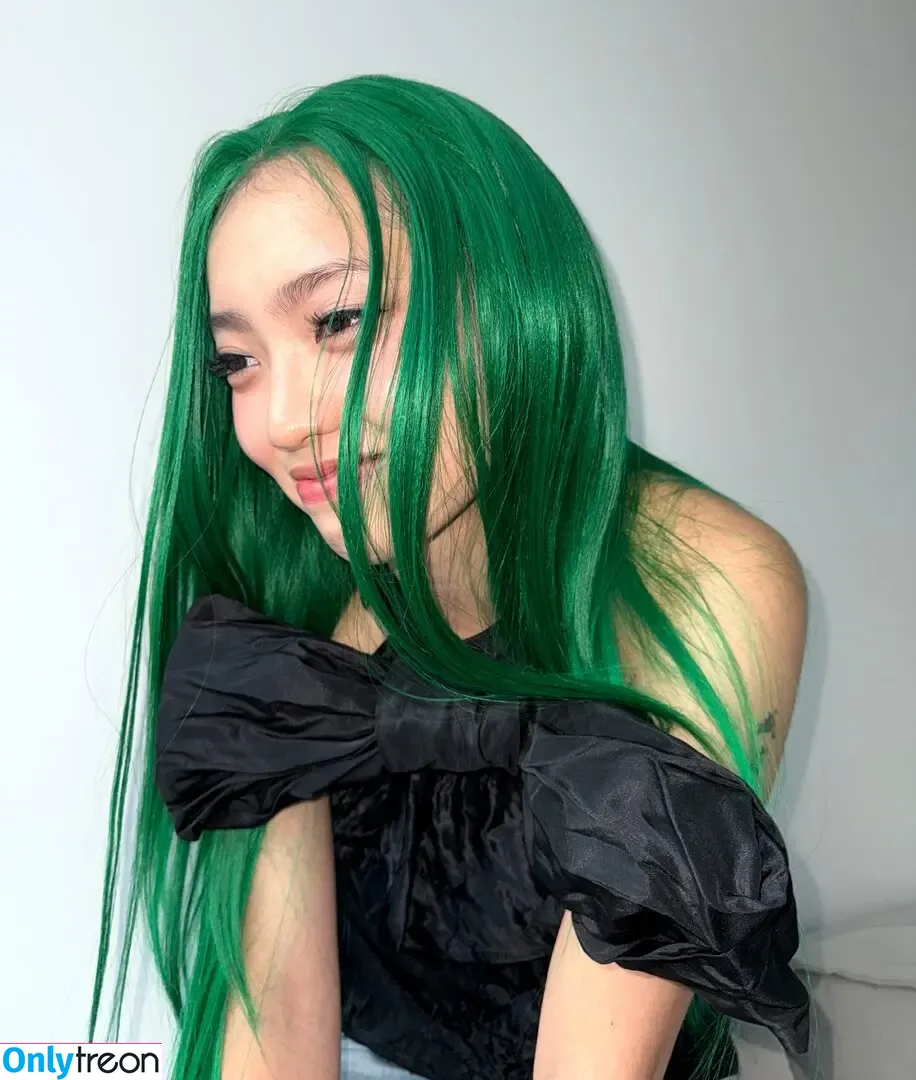 Yujin nude photo #0313 (babyyujin / yujin.ah)