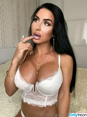 Yulia Kuznetsova / julia.smithpro / julia_ferrari_ua / kuznetsouva фото голая #0023