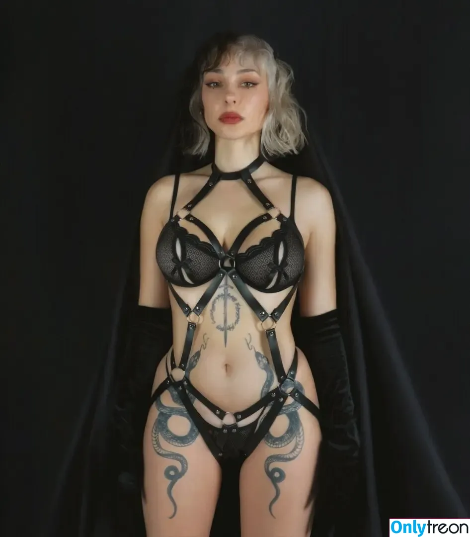 Yulia Shunina nude photo #0005 (Kit Lilith / kit_lilith / kit_lilith2 / the hottest woman alive.)