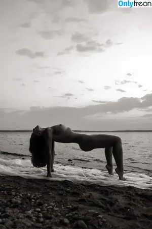 Yuliana Prokhorenko / yuliana_prokhorenko nude photo #0004