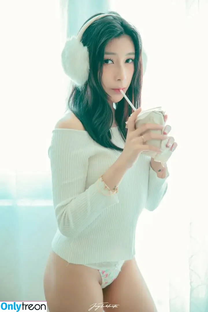 yumemiicoser nude photo #0042 (yumemiicoser)