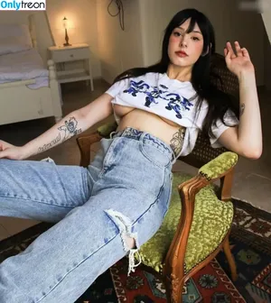  nude photo #0002