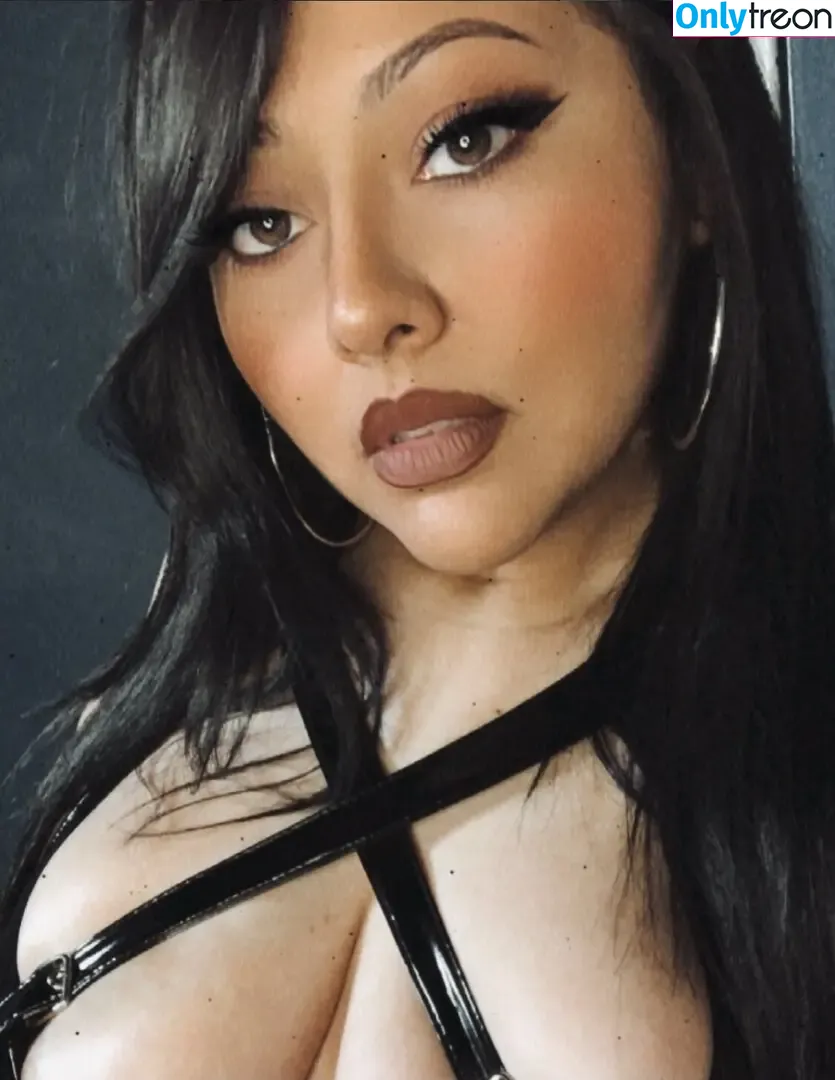 Yumsville nude photo #0011 (Yumsville)