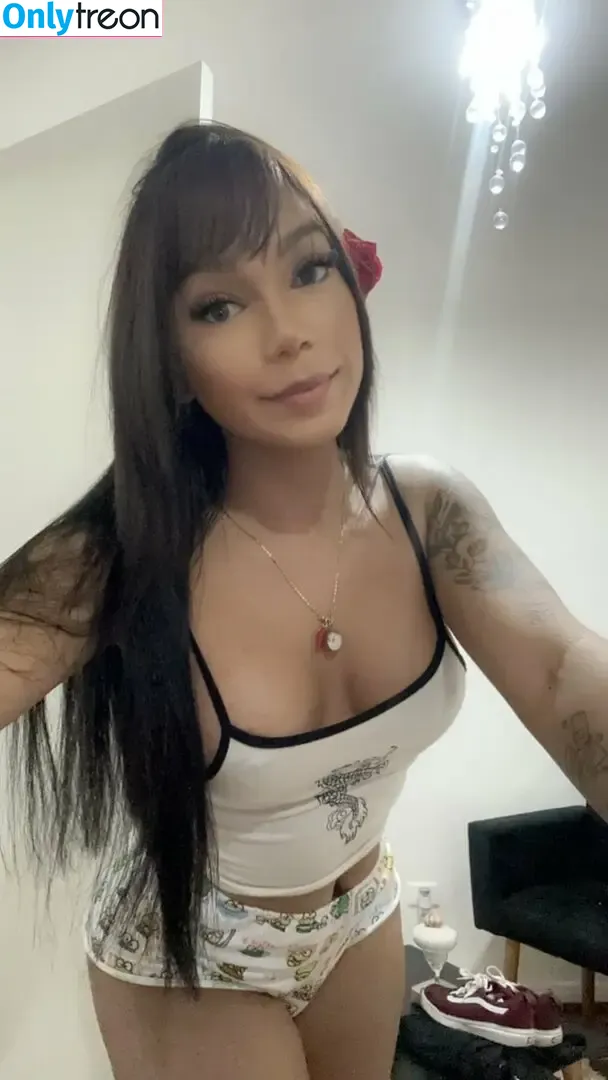 YunaMesquitta nude photo #0005 (yunapihu_)