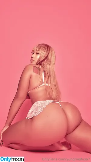 yungmedusa7 nude photo #0170