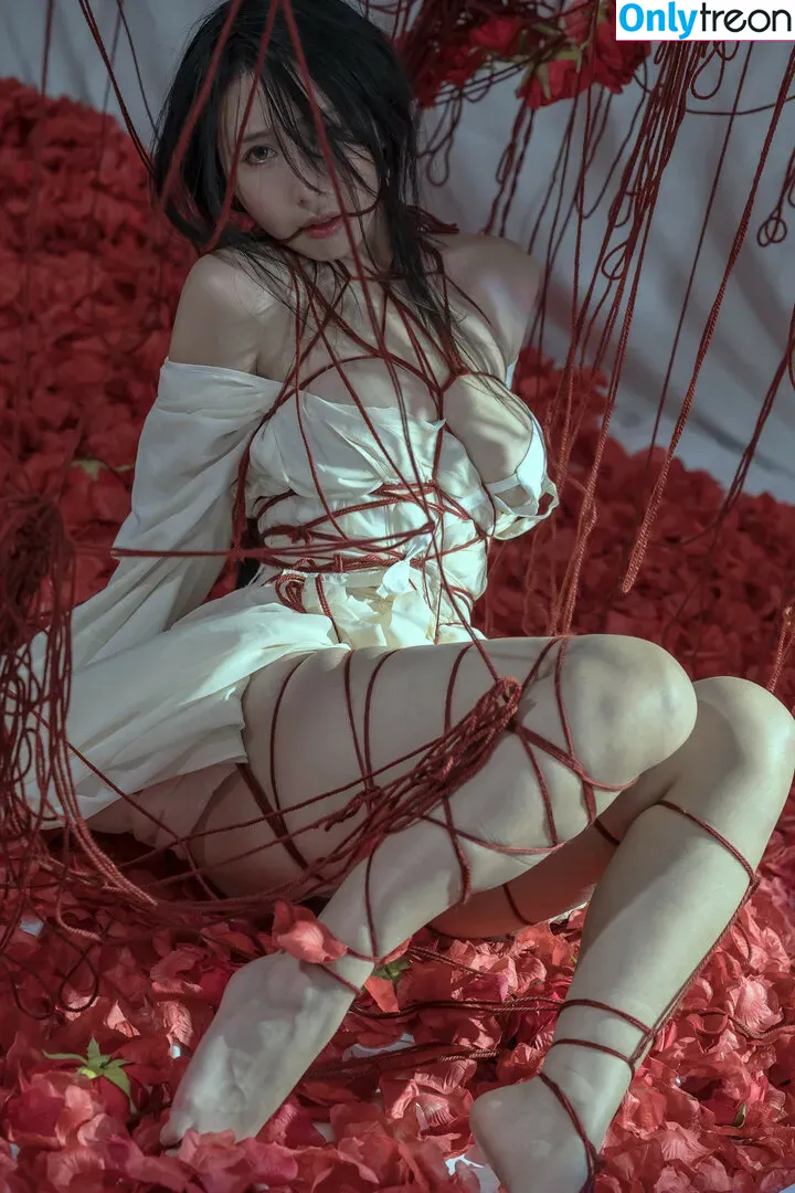 YunX1X1 nude photo #0019 (云溪溪)